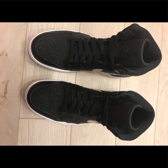 Women’s air Jordan 1 retro prem shoes - Picture 3 of 5